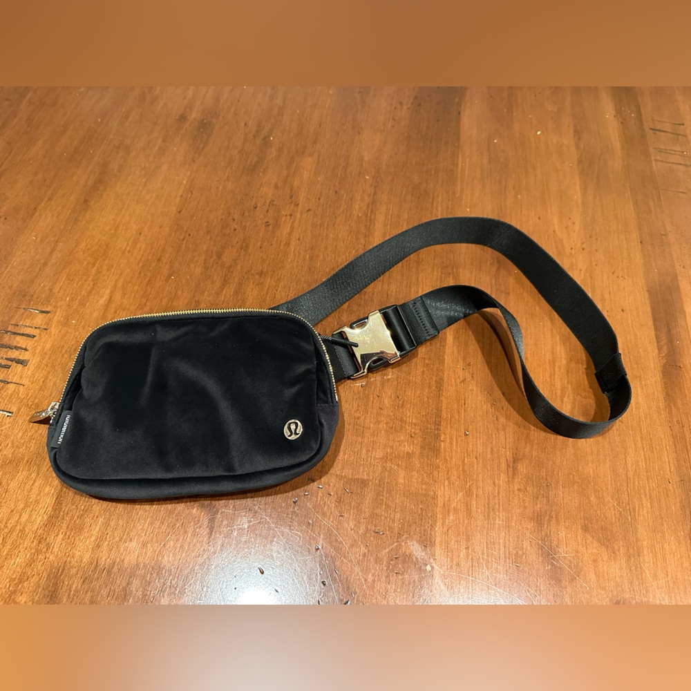 lululemon athletica Black velvet Belt Bag